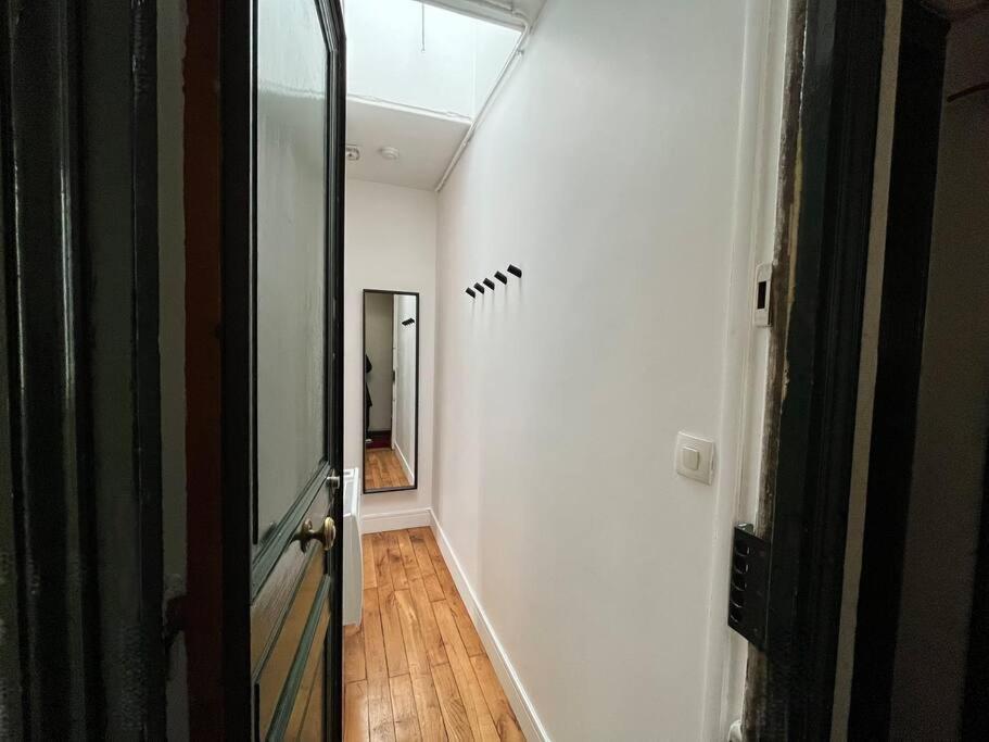 Central Typical Parisian Studio Luaran gambar